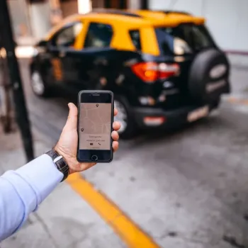 How To Implement Real-Time GPS Tracking In Your Taxi Booking App 